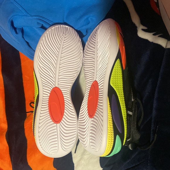 First jcole basketball shoes that dropped. Size Mens 10.5. Multi color - Picture 2 of 7